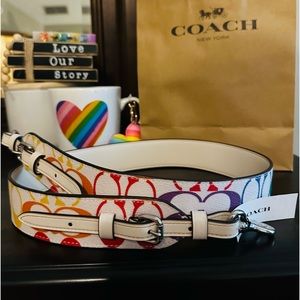 Coach Rainbow Strap 🌈❤️ Pride 🌻NEW🌸          ❤️🧡💛💚💙💜❤️🧡💛💚💙💜❤️🧡💛💚